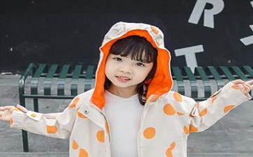 姓吴女孩五行缺木起名字
